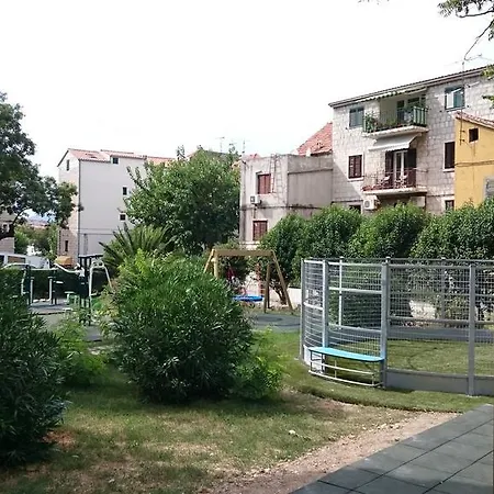 Apartment With Balconies-center Split